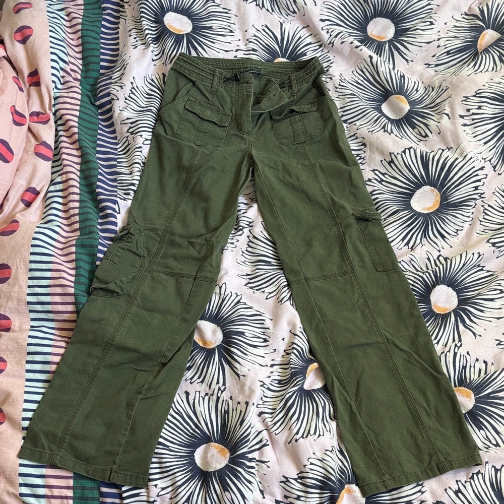 Brandy Melville Green Cargo Pants
